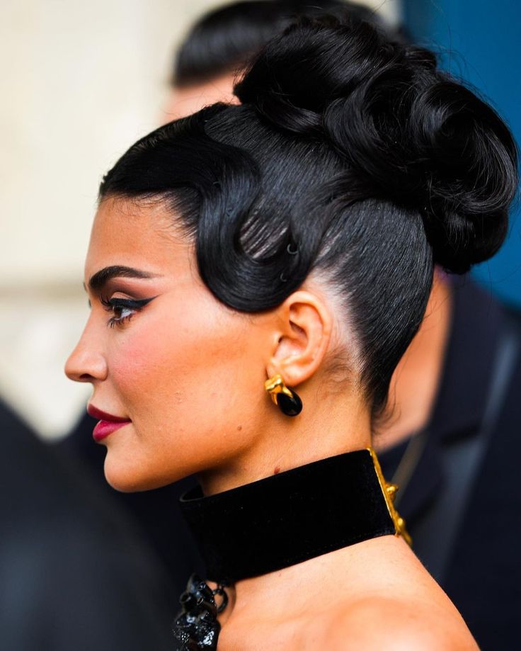 Kylie Jenner's Retro-Inspired Finger Waves