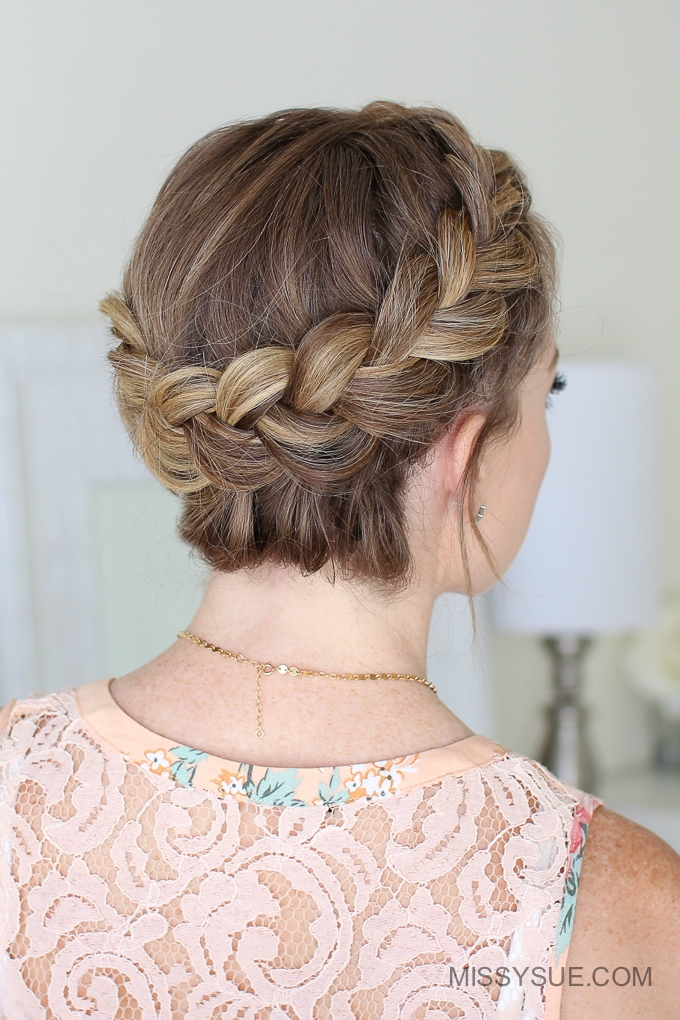 Top 10 Elegant Hairstyles Every Woman Should Try for 2024